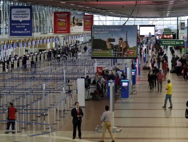 Pasajeros nacionales deben contar con pasaporte sanitario para abordar avión