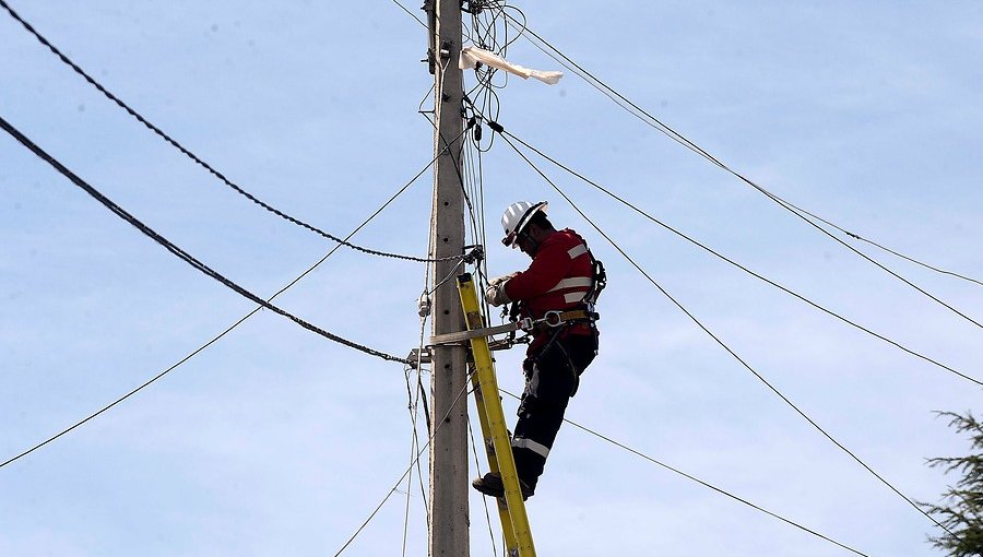 Masivo corte de energía eléctrica afecta a al menos ocho comunas del Valle de Aconcagua