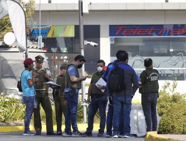 Cuatro heridos y 11 detenidos deja asalto en Mall Plaza Vespucio en Santiago