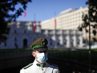 Carabinero parte de la Guardia Oficial de La Moneda dio positivo a examen de Coronavirus