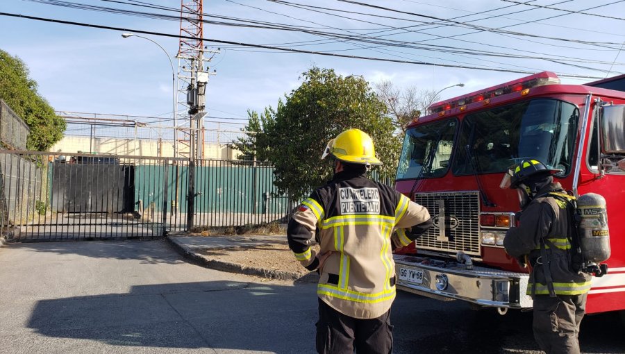 Incendio e intento de motín en cárcel de Puente Alto: Habrían reclusos infectados por coronavirus