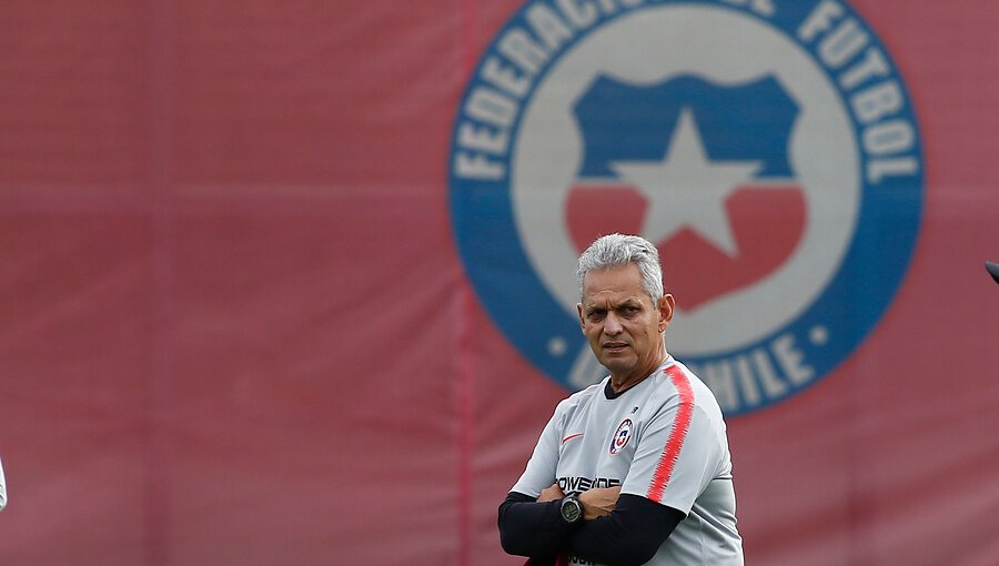 La ANFP evaluaría "congelar" el contrato de Reinaldo Rueda en la Roja