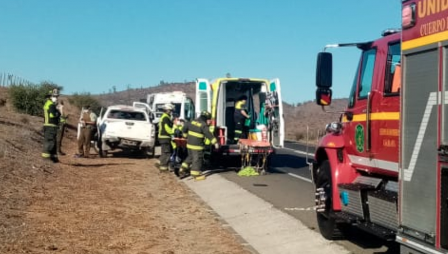 Un lesionado deja volcamiento de camioneta en ruta F-962 de Casablanca