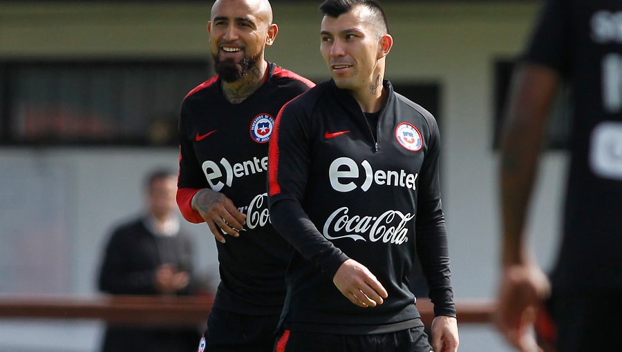 Arturo Vidal y Gary Medel inician campaña para recaudar fondos y enfrentar el Covid-19