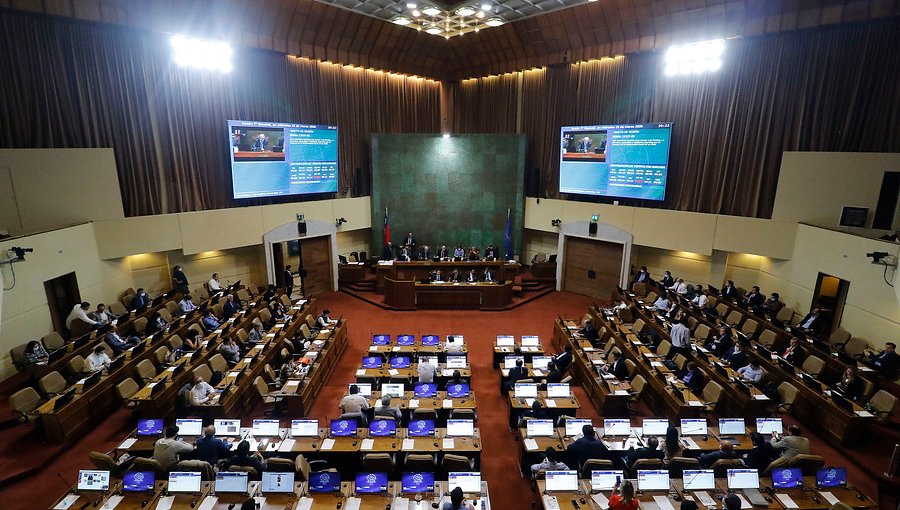 Senado aprueba por unanimidad idea de legislar la reducción de la dieta parlamentaria