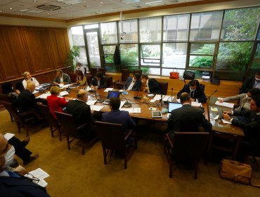 Congreso despacharía este martes la ley que protege ingresos de trabajadores durante la crisis