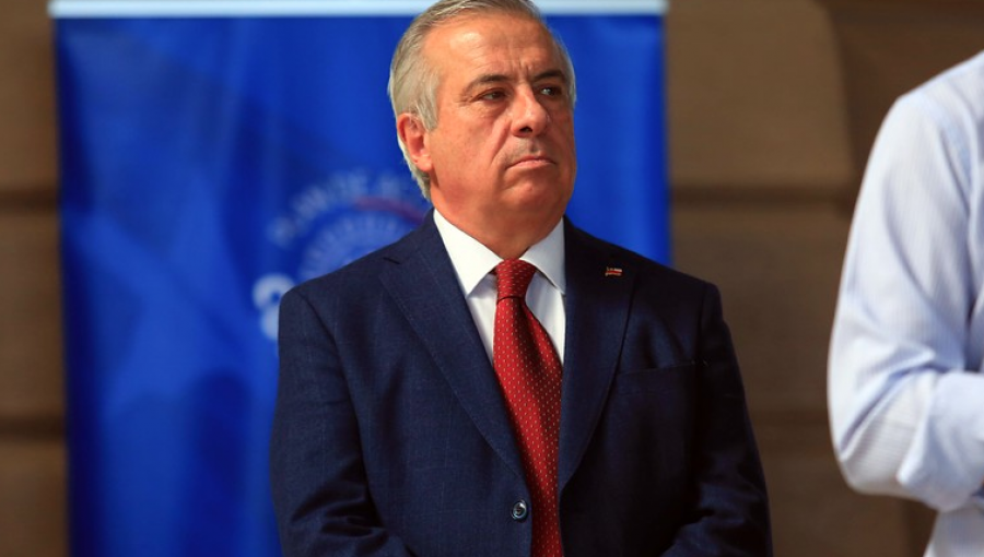 Mañalich reconoce error al generalizar críticas a Cathy Barriga hacia todos los alcaldes