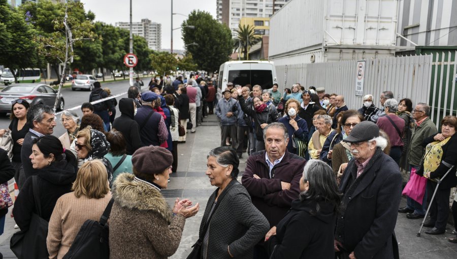 Alerta en Hospital Gustavo Fricke: Trabajadores se reunirán este lunes y no descartan movilizaciones por no tener "equipamiento mínimo"