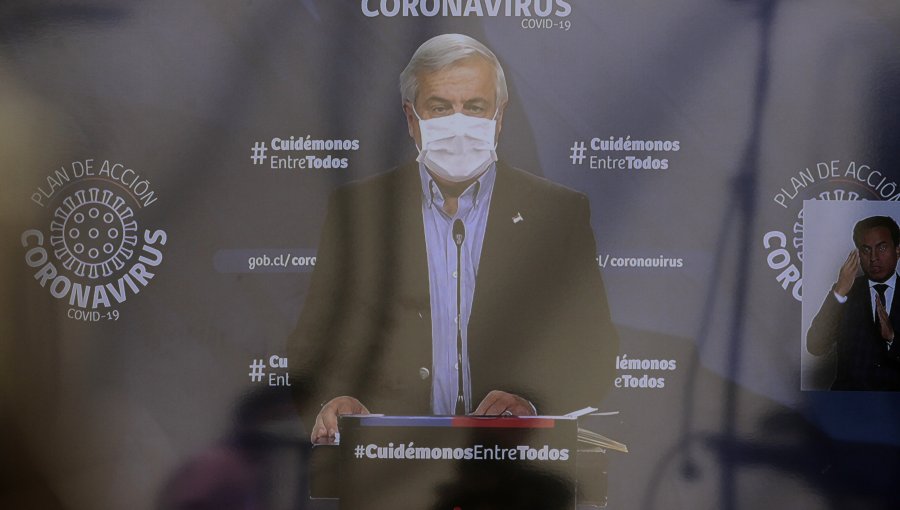 Mañalich: "El país cuenta actualmente con una reserva de 255 ventiladores"