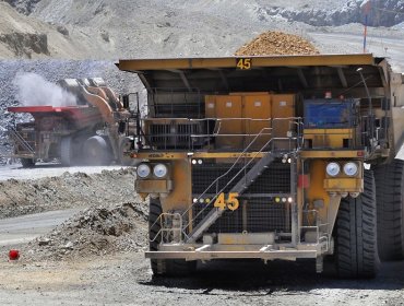 El cobre abrió la semana con una leve alza en la Bolsa de Metales de Londres