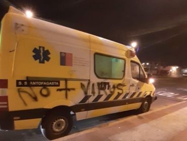 Desconocidos atacaron ambulancia que trasladaba muestras de pacientes con Covid-19 en Antofagasta