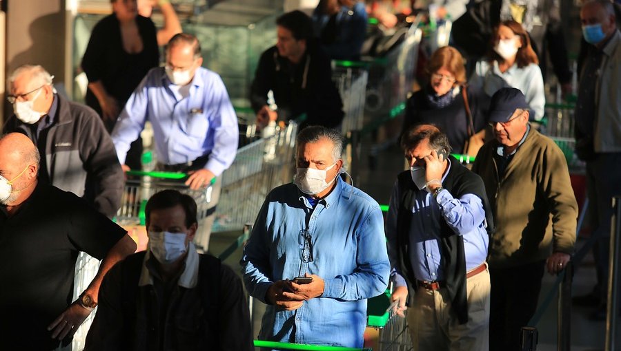 Las Condes multará a personas que circulen sin mascarilla en lugares públicos