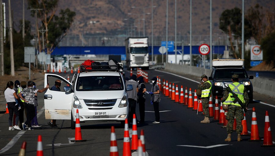 Carabineros iniciará este martes los controles para evitar salida de santiaguinos hacia regiones