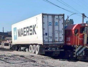 Colisión entre tren de carga y camión se registró en sector Las Industrias de Talcahuano