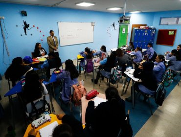 Ministro de Educación confirmó que las clases presenciales se reiniciarán el 27 de abril