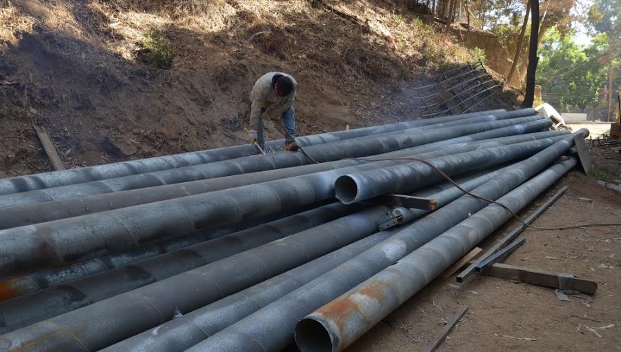 Por razones de seguridad, retiran estructura metálica sobre el anfiteatro de la Quinta Vergara