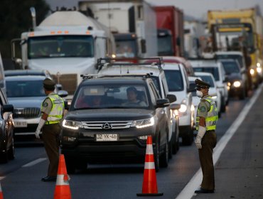 23 mil vehículos salieron de Santiago y 256 fueron devueltos por incumplir cordón sanitario