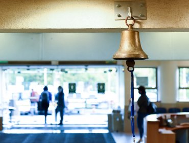 "Campana de la esperanza" sonará cada vez que un paciente con Covid-19 sea dado de alta de hospital de Temuco