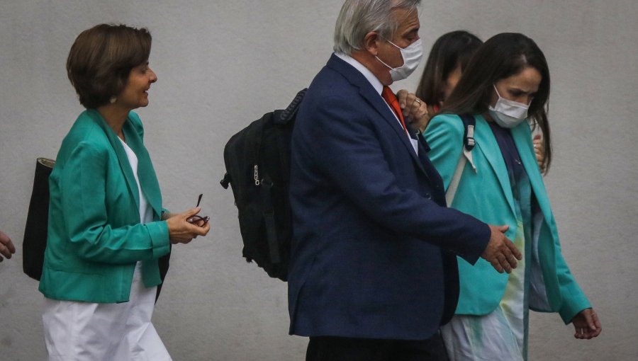 ¿Cuál es la política para decretar cuarentena en una ciudad en Chile?: Gobierno defiende política sanitaria ante criticas de alcaldes