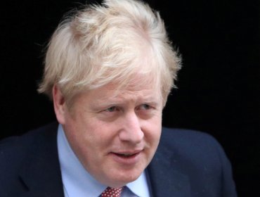 "Les debo mi vida": Boris Johnson rinde homenaje al personal del hospital que le trata de coronavirus