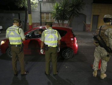 Fuerte alza: Carabineros retuvo a 628 personas por no respetar el toque de queda