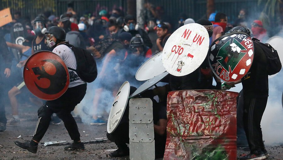 Decretan arresto domiciliario para 12 presuntos integrantes de la "primera línea"