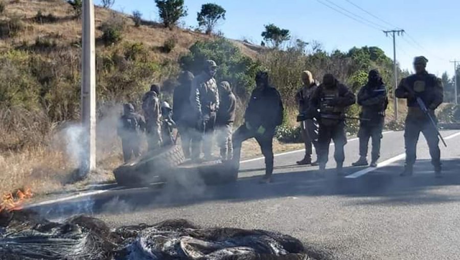 Grupo armado hizo explotar camioneta y mantiene cortada ruta que une Tirúa con Cañete