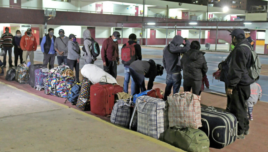 430 bolivianos que se mantenían en Colchane fueron trasladados a un albergue en Iquique