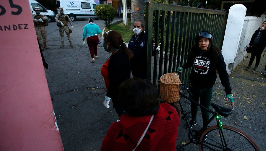 Nuevas medidas permitieron que entrega de medicamentos en el hospital Félix Bulnes fuera normal