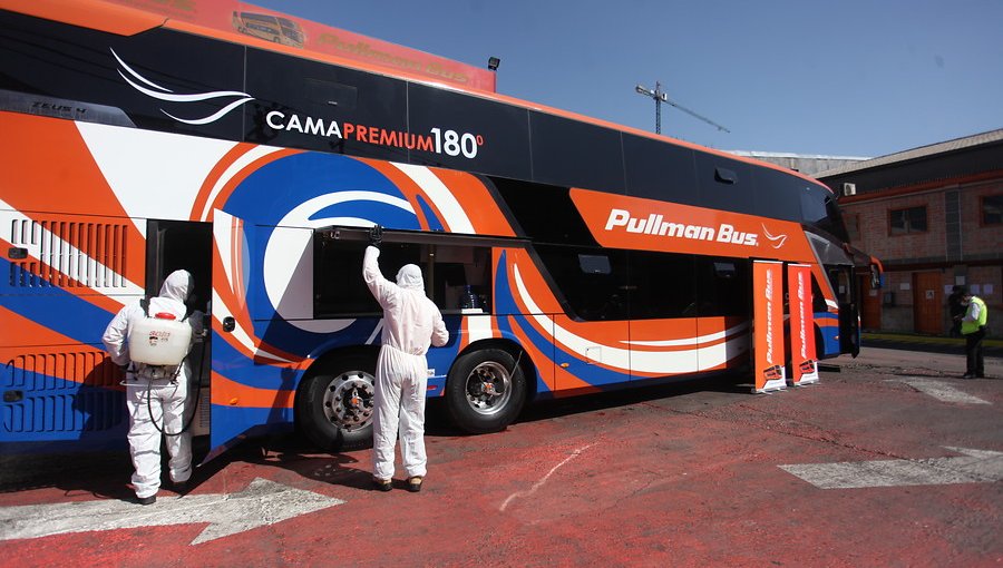 Piden ubicar a pasajeros que viajaron en bus Los Andes - Santiago con contagiado de Covid-19