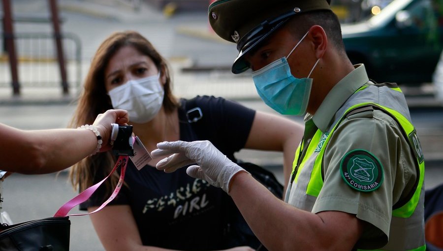 Comenzó a regir uso obligatorio de mascarillas en lugares con 10 o más personas