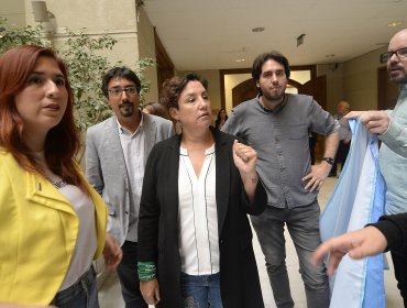 Frente Amplio acusó actitud “triunfalista y temeraria” del Gobierno en decisiones por Coronavirus