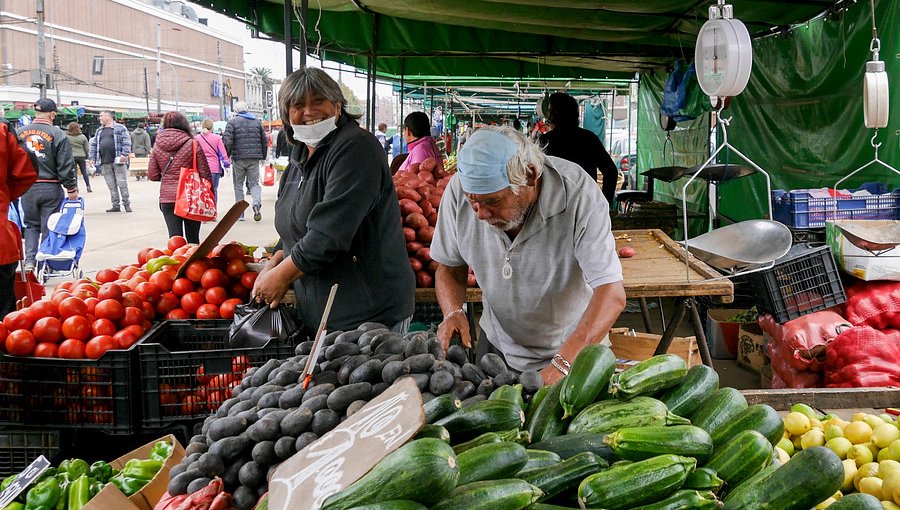 Ministro de Agricultura defendió medidas de funcionamiento en ferias libres