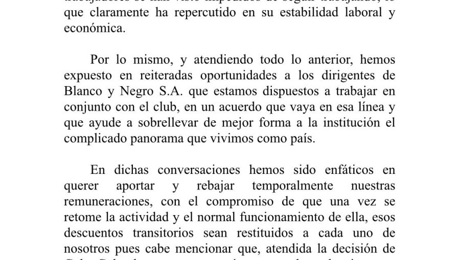 Plantel de Colo-Colo tildó de "falsos" los dichos de Blanco y Negro tras suspender contratos