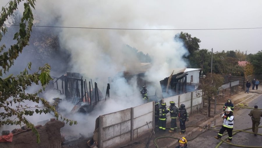 Adulta mayor falleció en incendio que consumió su vivienda en Calle Larga