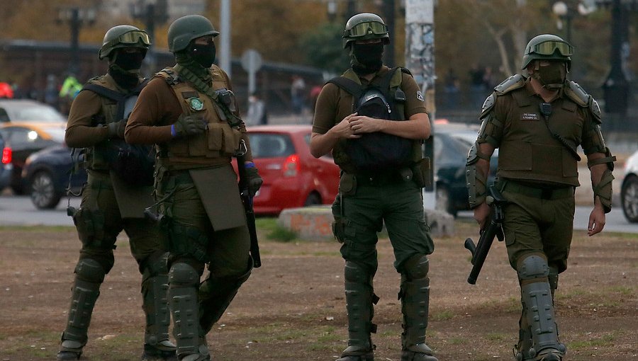 Más de 60 personas detenidas deja manifestación convocada en plaza Baquedano