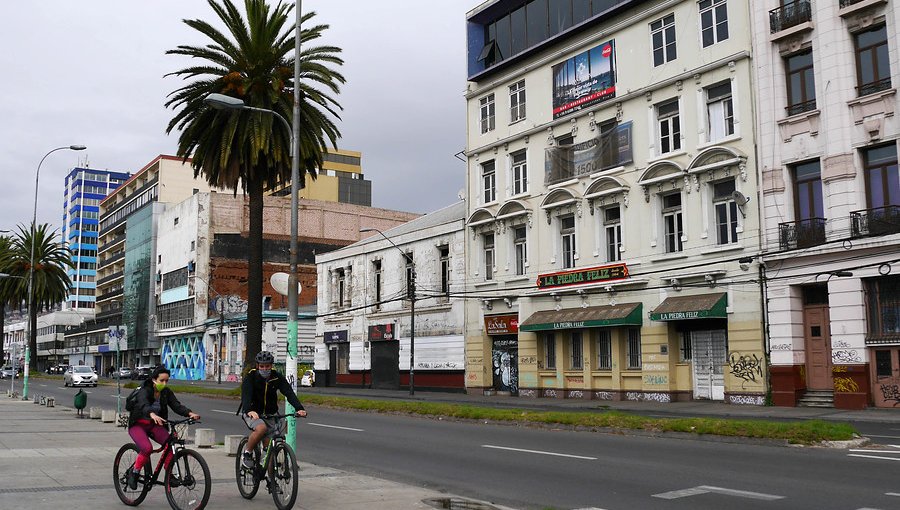 El dramático relato de los dueños de emblemáticos locales de Valparaíso que deberán cerrar sus puertas por la crisis