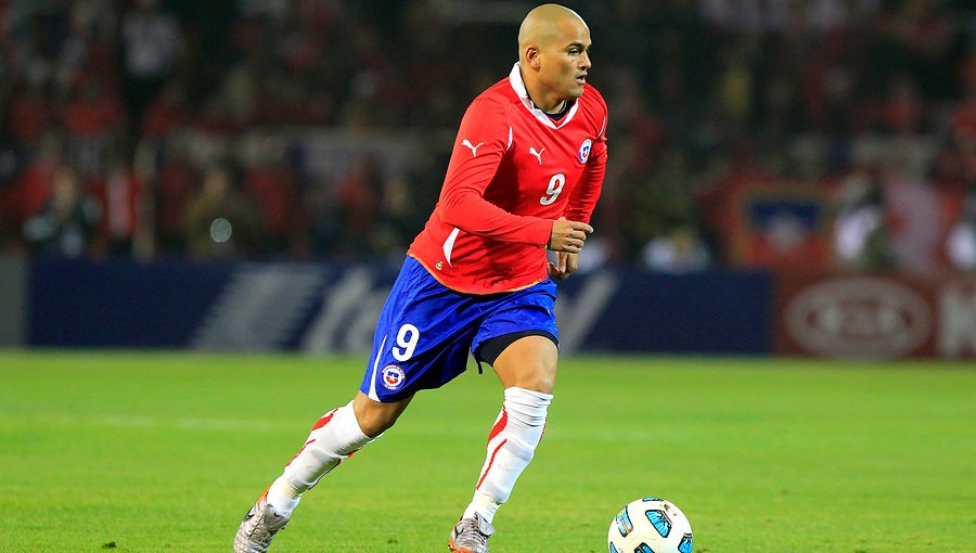 "Chupete" Suazo escogió al mejor centrodelantero de la historia de la Roja