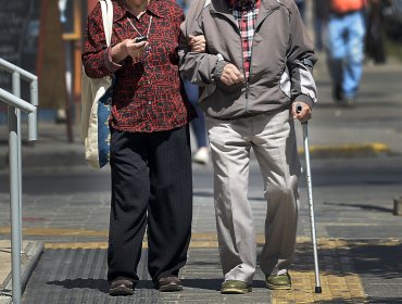 Preocupación por Hogares de Adulto Mayor en Región de Valparaíso: Se quedan sin recursos pese a tener fondos aprobados, pero estos no se liberan