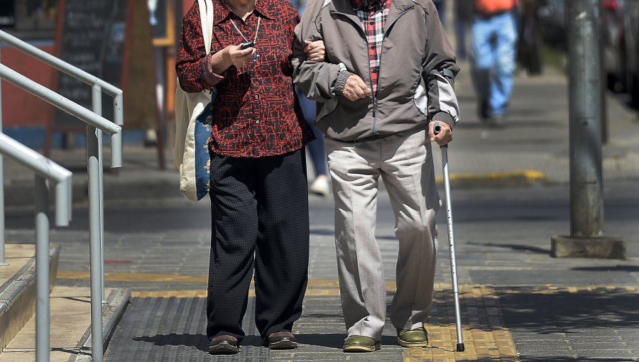 Preocupación por Hogares de Adulto Mayor en Región de Valparaíso: Se quedan sin recursos pese a tener fondos aprobados, pero estos no se liberan