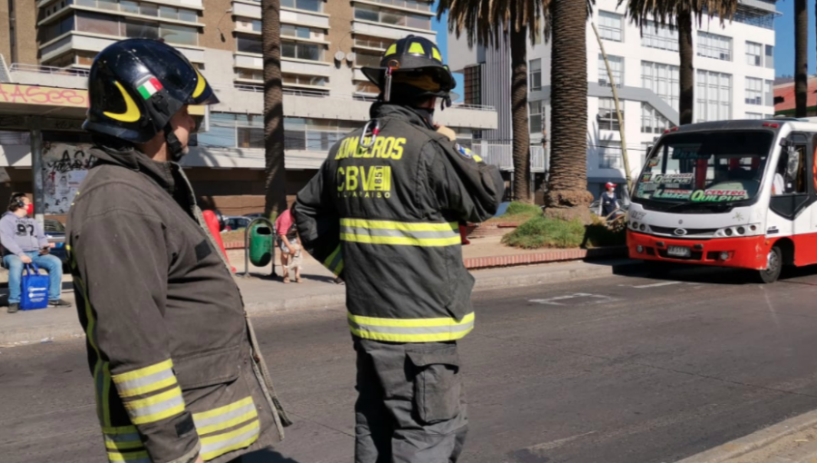 Robo de medidor origina fuga de gas en el centro de Valparaíso: Bomberos controla la emergencia