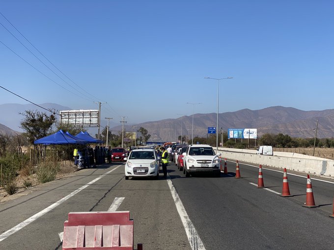 Ministro Alfredo Moreno supervisó cordón sanitario en la Ruta 68 por fin de semana largo