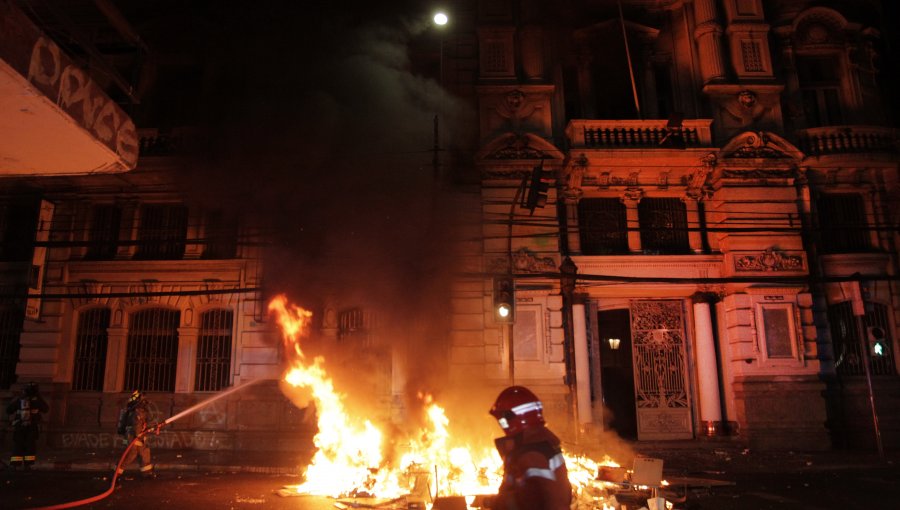 Consejo de Defensa del Estado se querelló por incendio de El Mercurio de Valparaíso