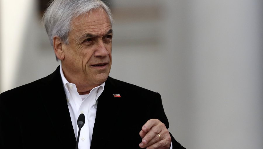 Presidente Piñera saluda a trabajadores y advierte que cifra de desempleo "puede ser mayor" a la entregada por el INE