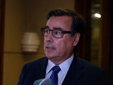 Diputado Urrutia llama a colegios privados y subvencionados a "no guardar silencio" frente a problemas en pago de mensualidades