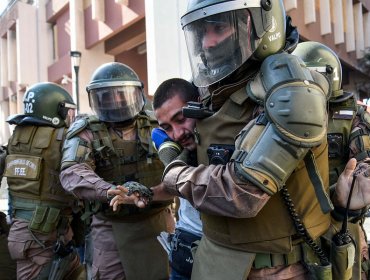 Juzgado de Valparaíso declaró "ilegal" la detención de tres personas que habrían participado en desórdenes este 1 de mayo