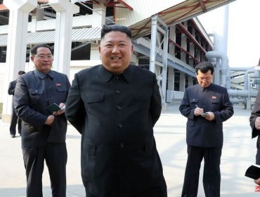 Kim Jong-un silencia rumores sobre su estado de salud reapareciendo en público en Corea del Norte