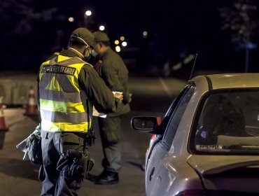 Sorprenden a 400 personas en fiesta clandestina en pleno toque de queda en Maipú