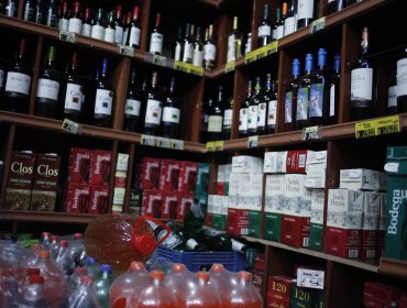 Comuna de La Cisterna ordena cierre de botillerías dos horas antes del toque de queda