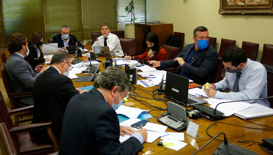 Gobierno y Congreso no ceden e Ingreso Familiar de Emergencia sigue entrampado